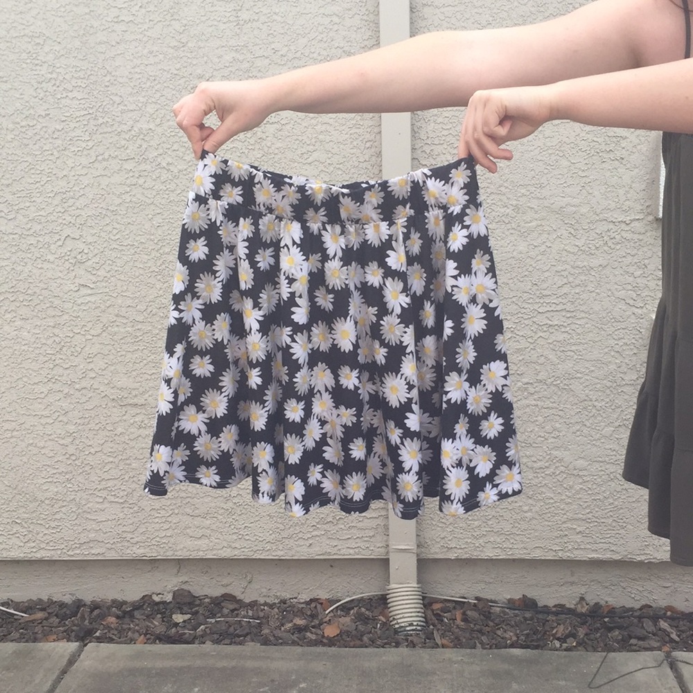 Daisy skater skirt